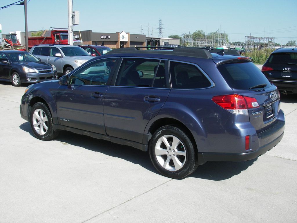 2014 Subaru Outback Image 9