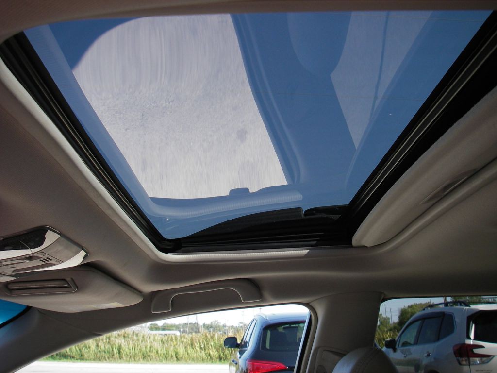 2014 Subaru Outback Image 15