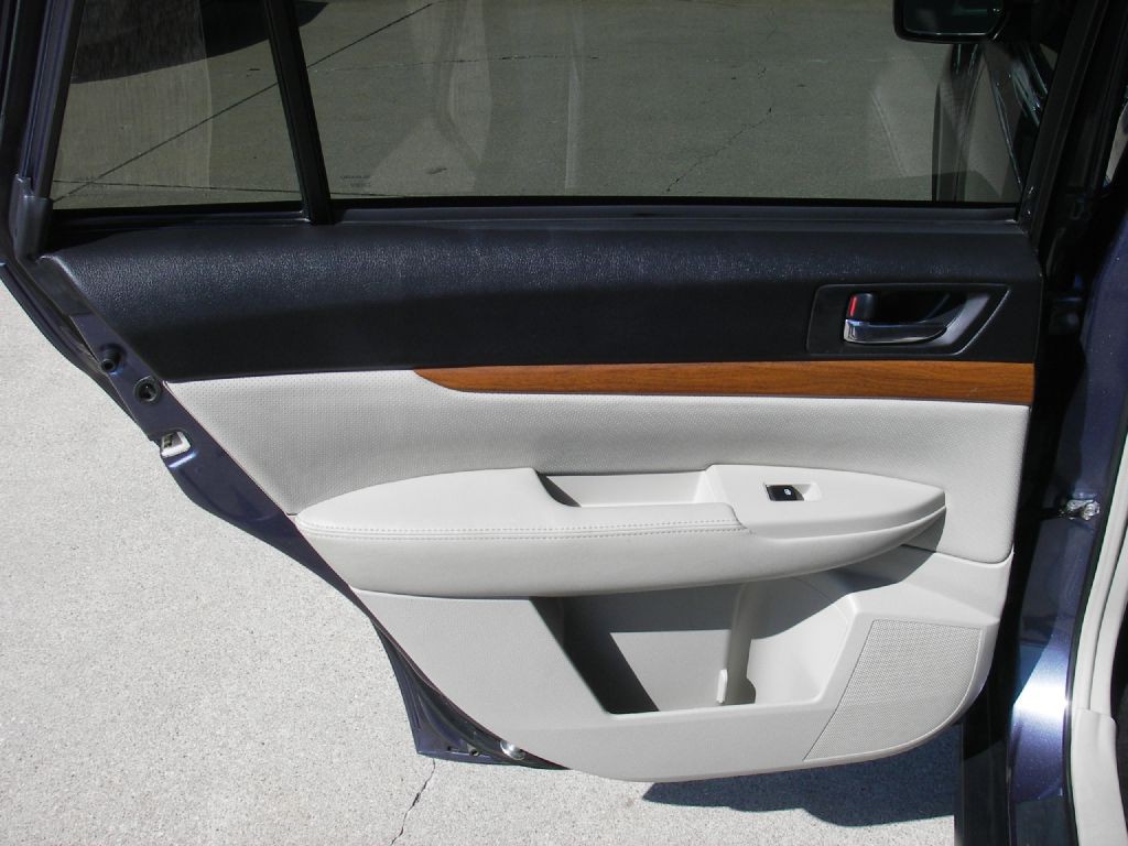 2014 Subaru Outback Image 26