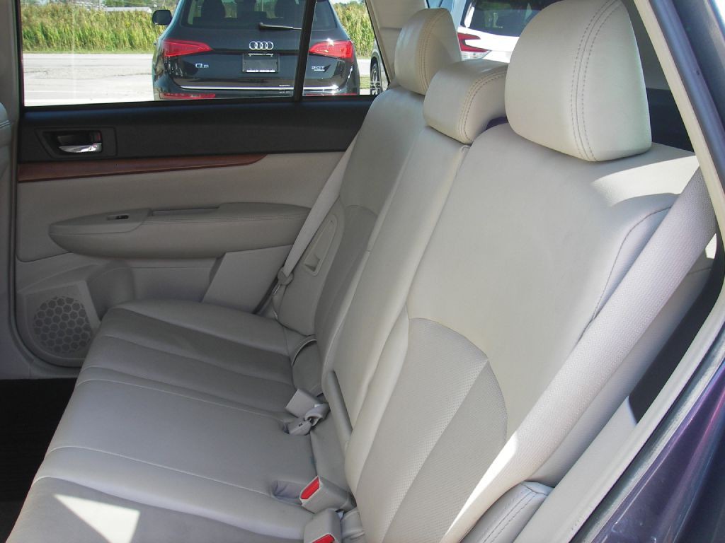 2014 Subaru Outback Image 27