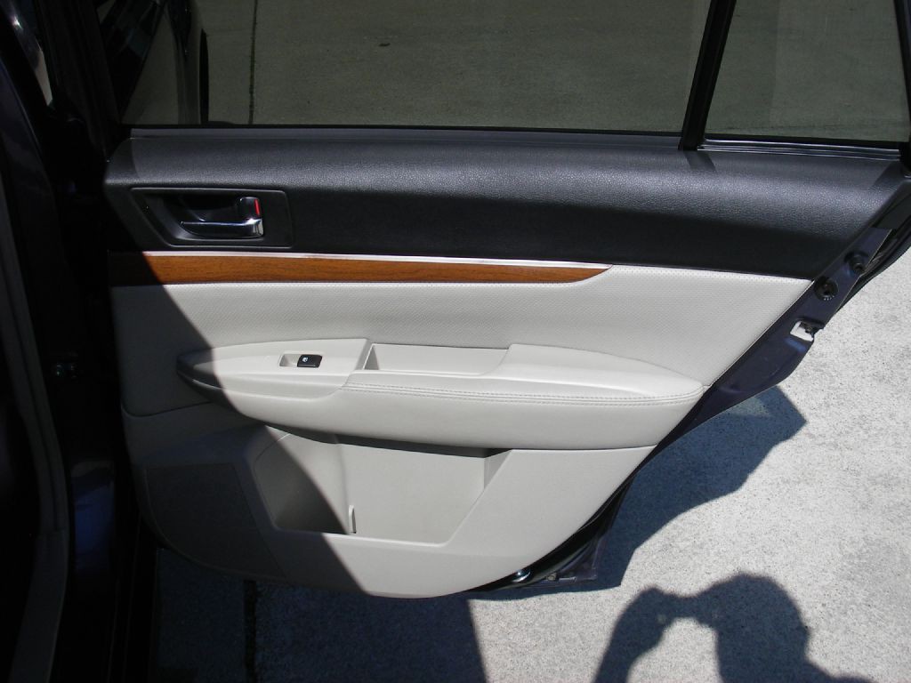2014 Subaru Outback Image 29