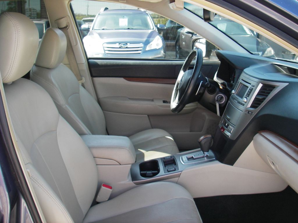 2014 Subaru Outback Image 31