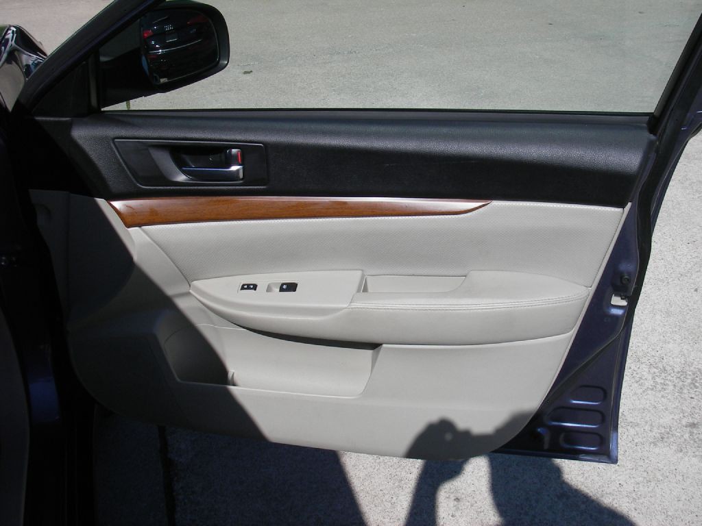 2014 Subaru Outback Image 33