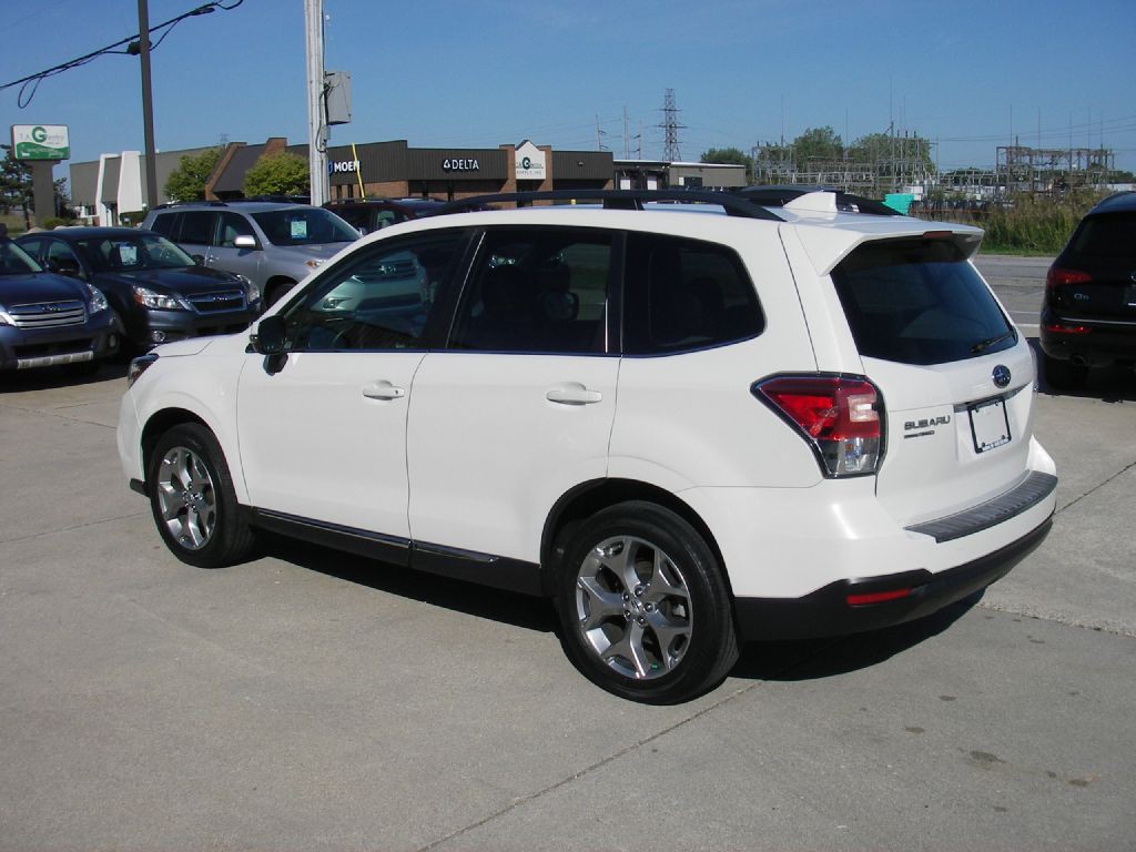 2017 Subaru Forester Image 9