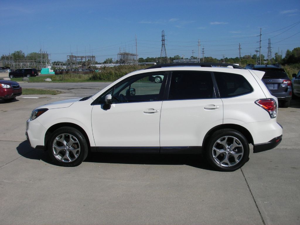 2017 Subaru Forester Image 10