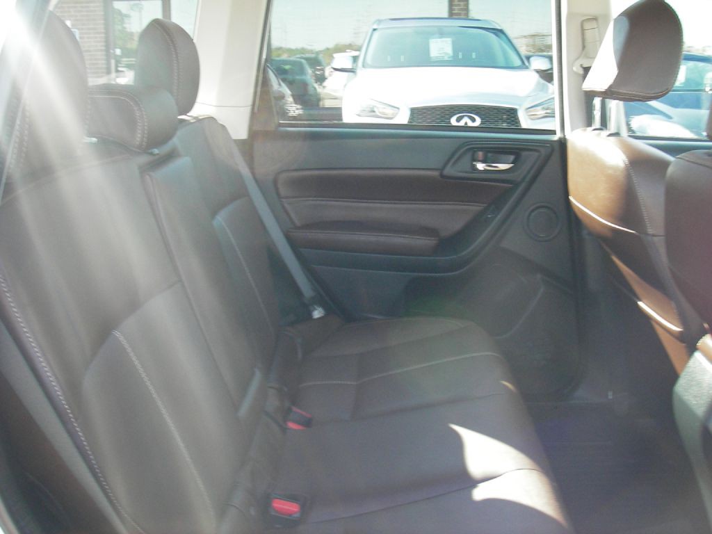 2017 Subaru Forester Image 32