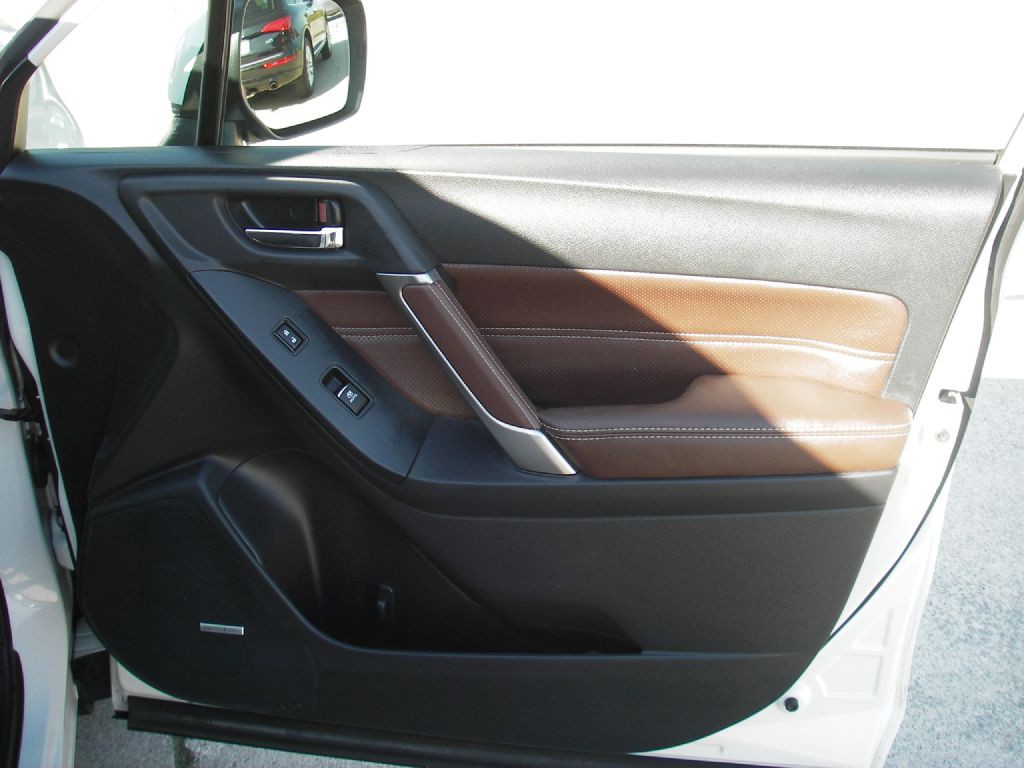 2017 Subaru Forester Image 35