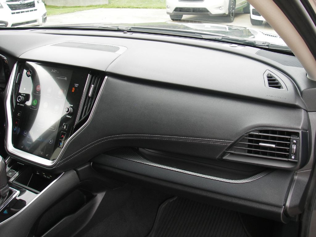 2020 Subaru Outback Image 32