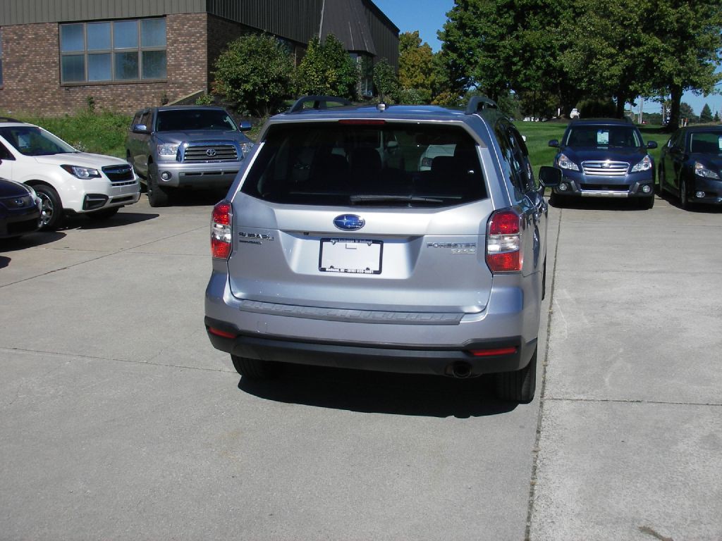 2015 Subaru Forester Image 6