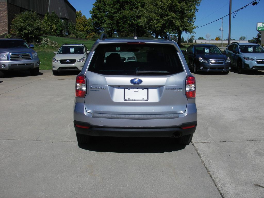 2015 Subaru Forester Image 7