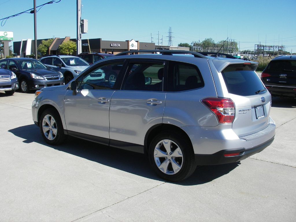 2015 Subaru Forester Image 9