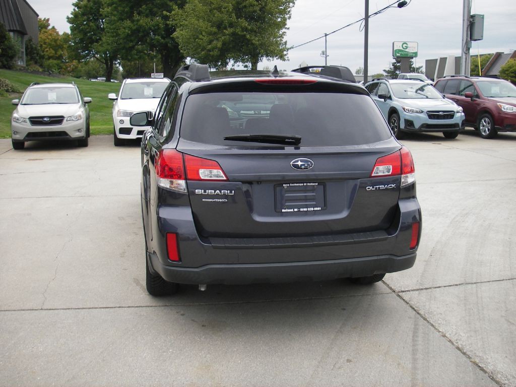 2012 Subaru Outback Image 8