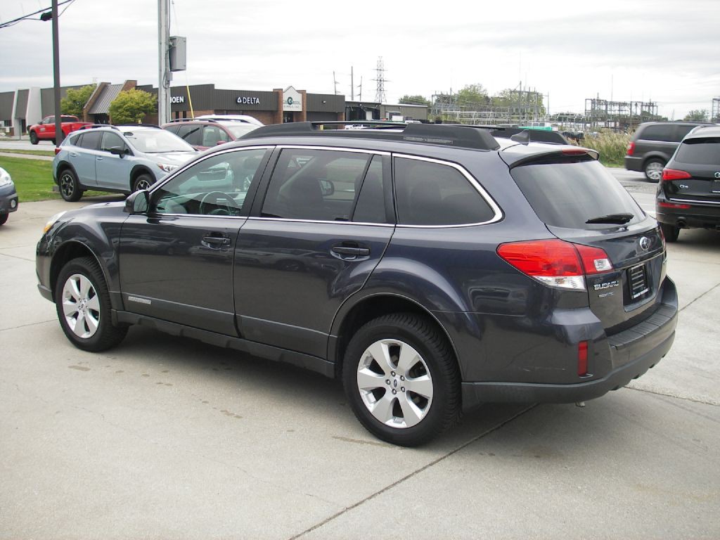 2012 Subaru Outback Image 9