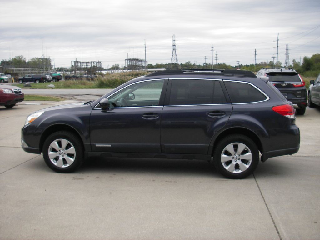 2012 Subaru Outback Image 10