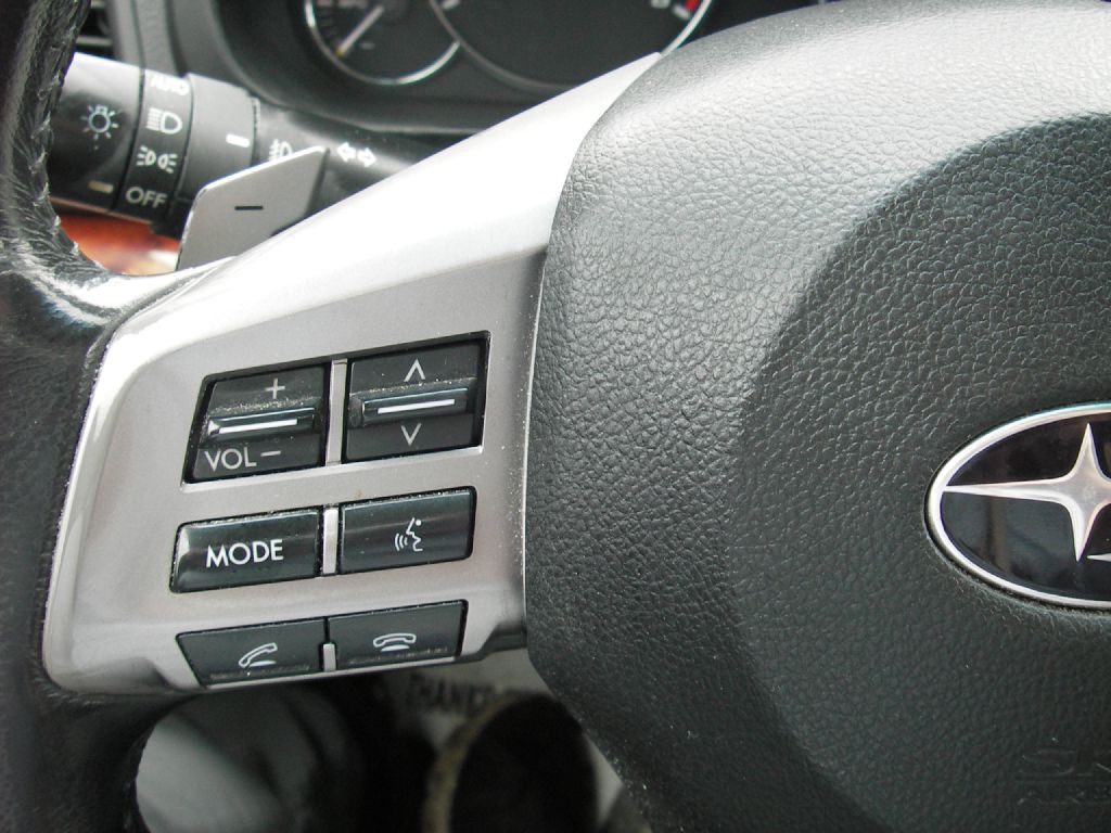2012 Subaru Outback Image 18