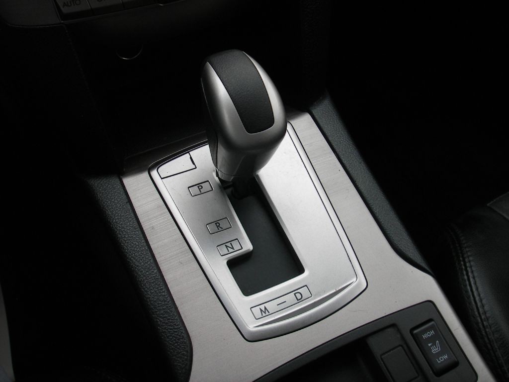 2012 Subaru Outback Image 24