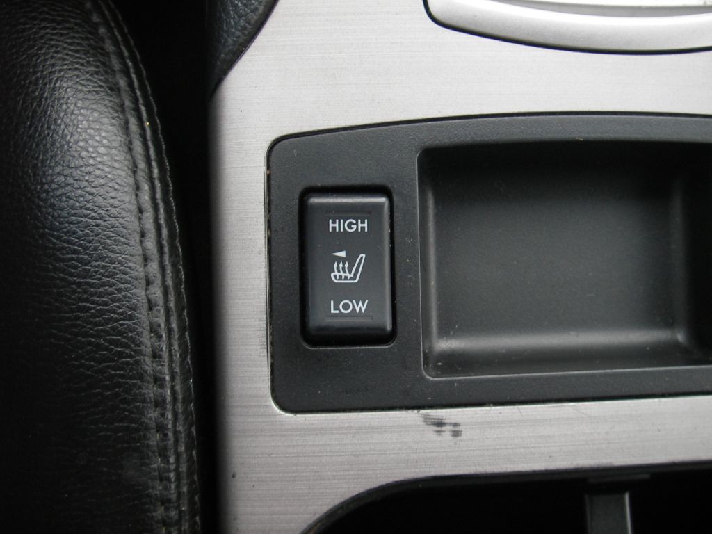 2012 Subaru Outback Image 25