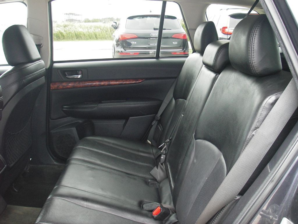 2012 Subaru Outback Image 28