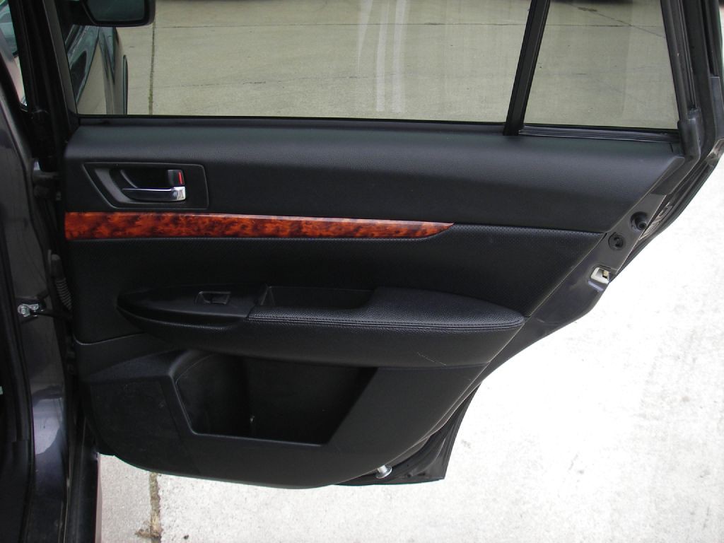 2012 Subaru Outback Image 30