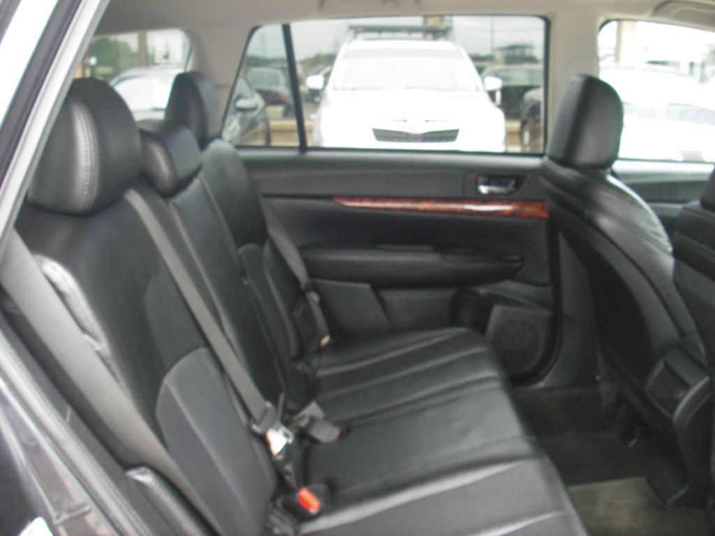 2012 Subaru Outback Image 31