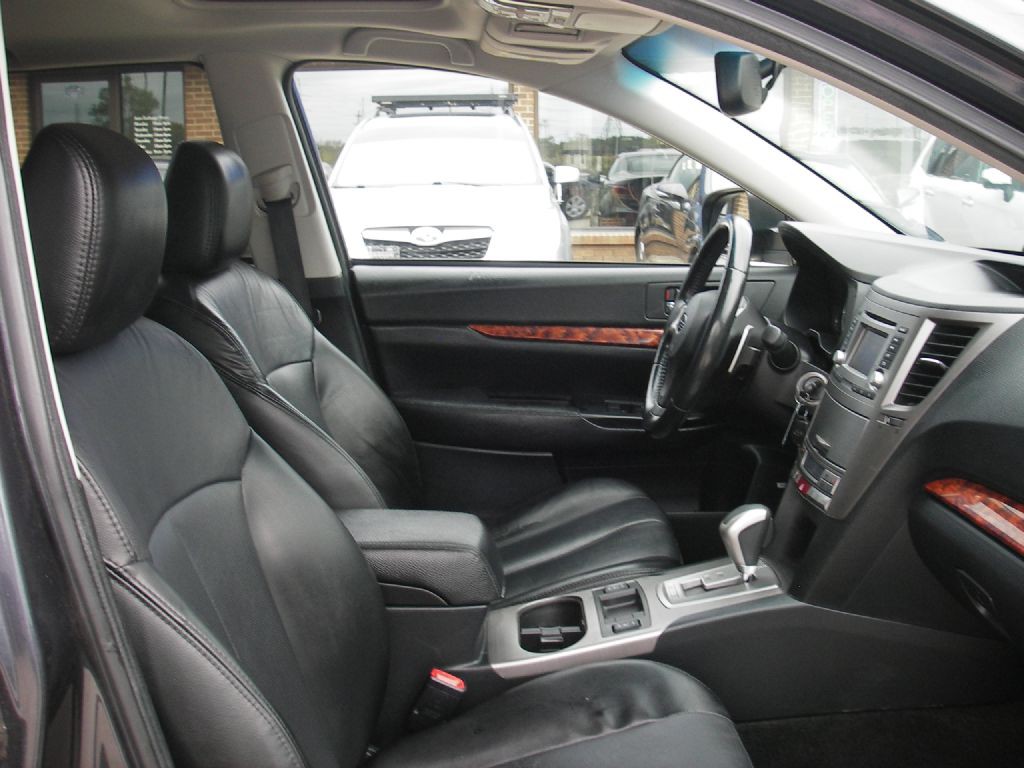 2012 Subaru Outback Image 32