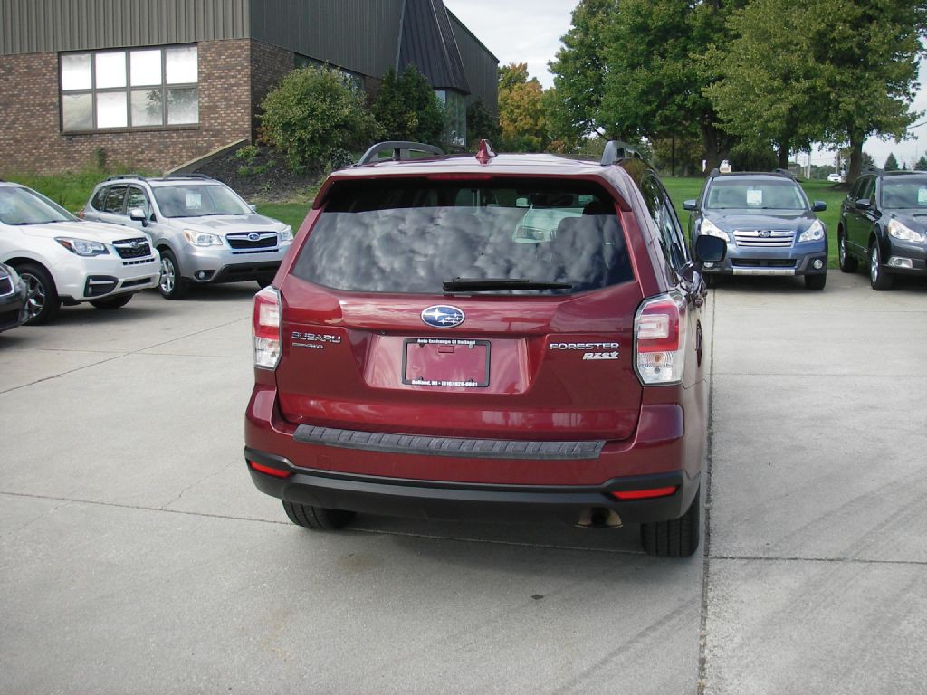 2017 Subaru Forester Image 6