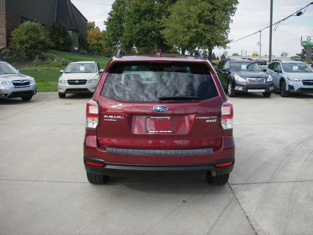 2017 Subaru Forester Image 7