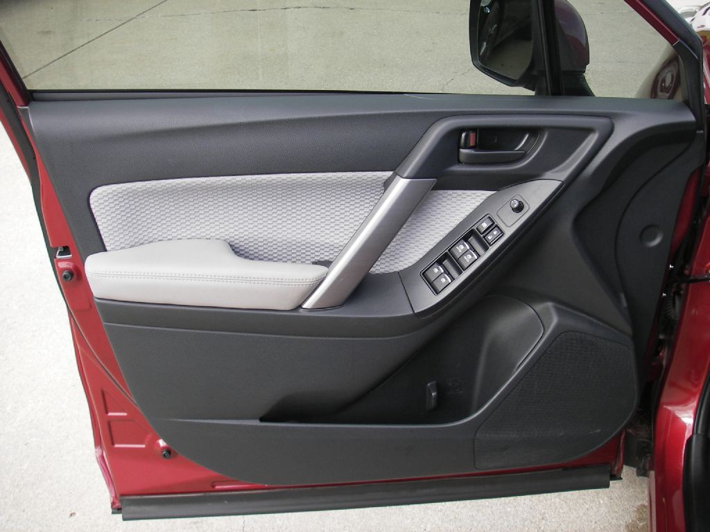 2017 Subaru Forester Image 14