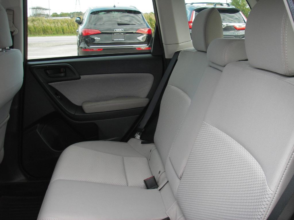 2017 Subaru Forester Image 28