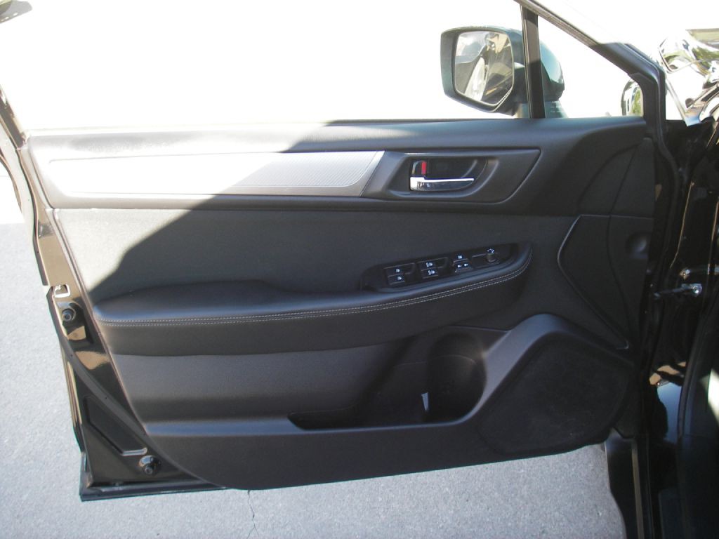 2017 Subaru Outback Image 14