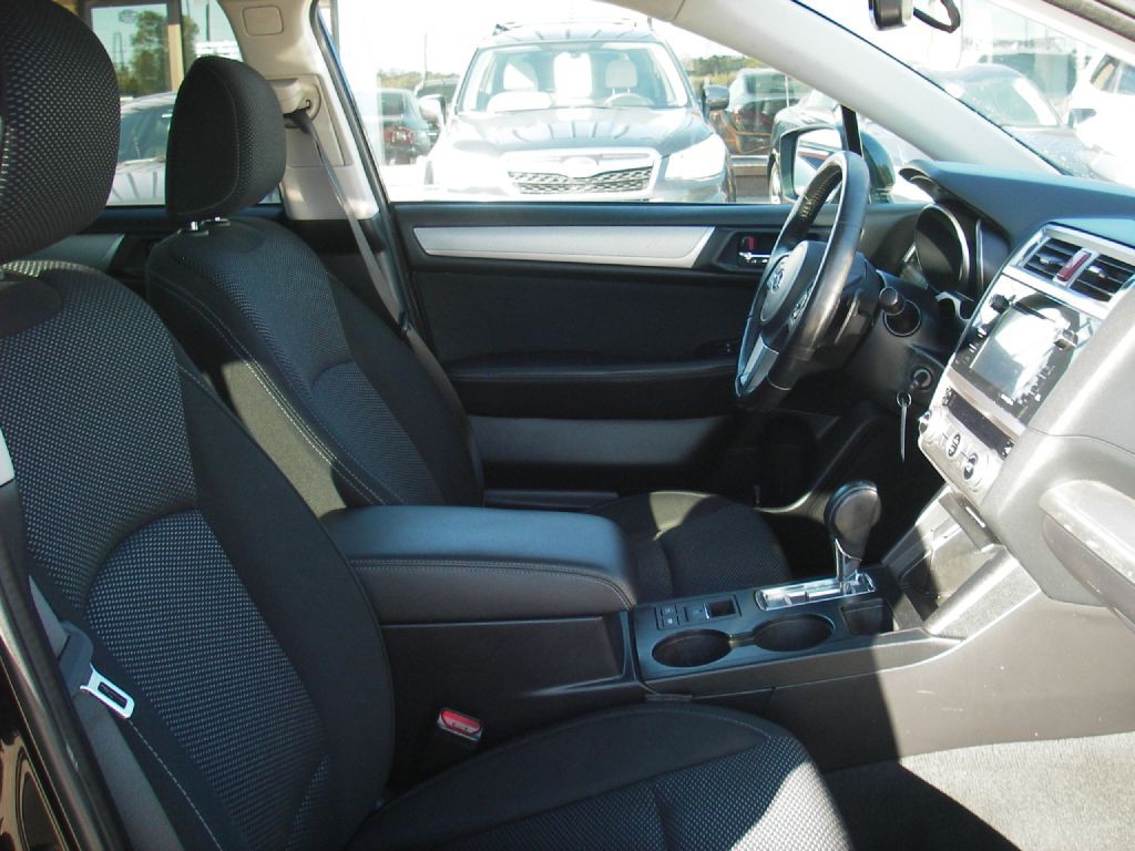 2017 Subaru Outback Image 32