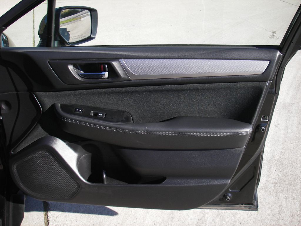 2017 Subaru Outback Image 34
