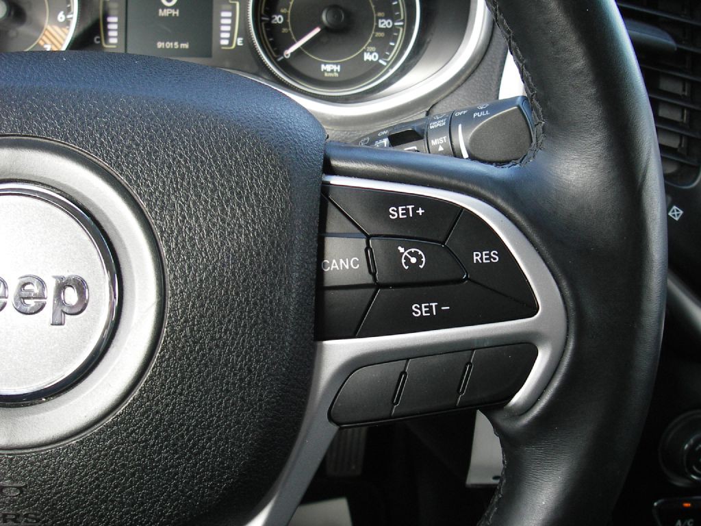 2014 Jeep Cherokee Image 17