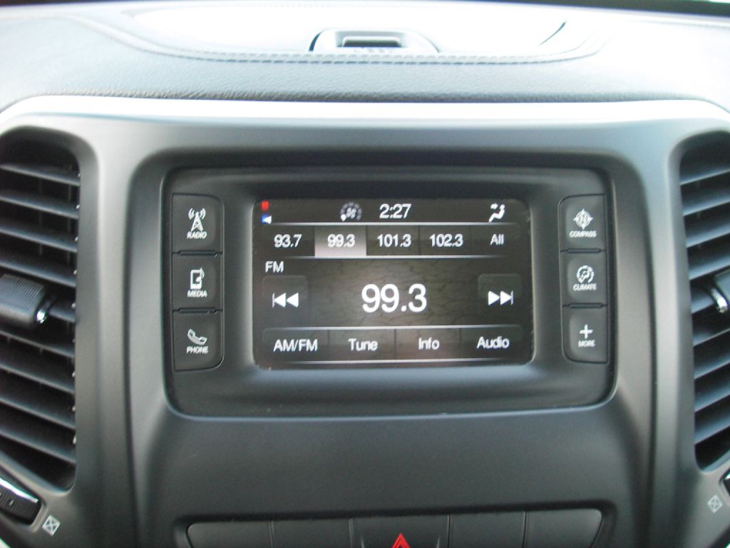 2014 Jeep Cherokee Image 18