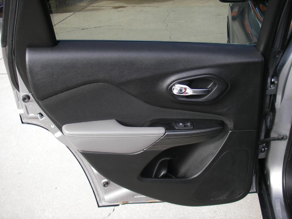 2014 Jeep Cherokee Image 23