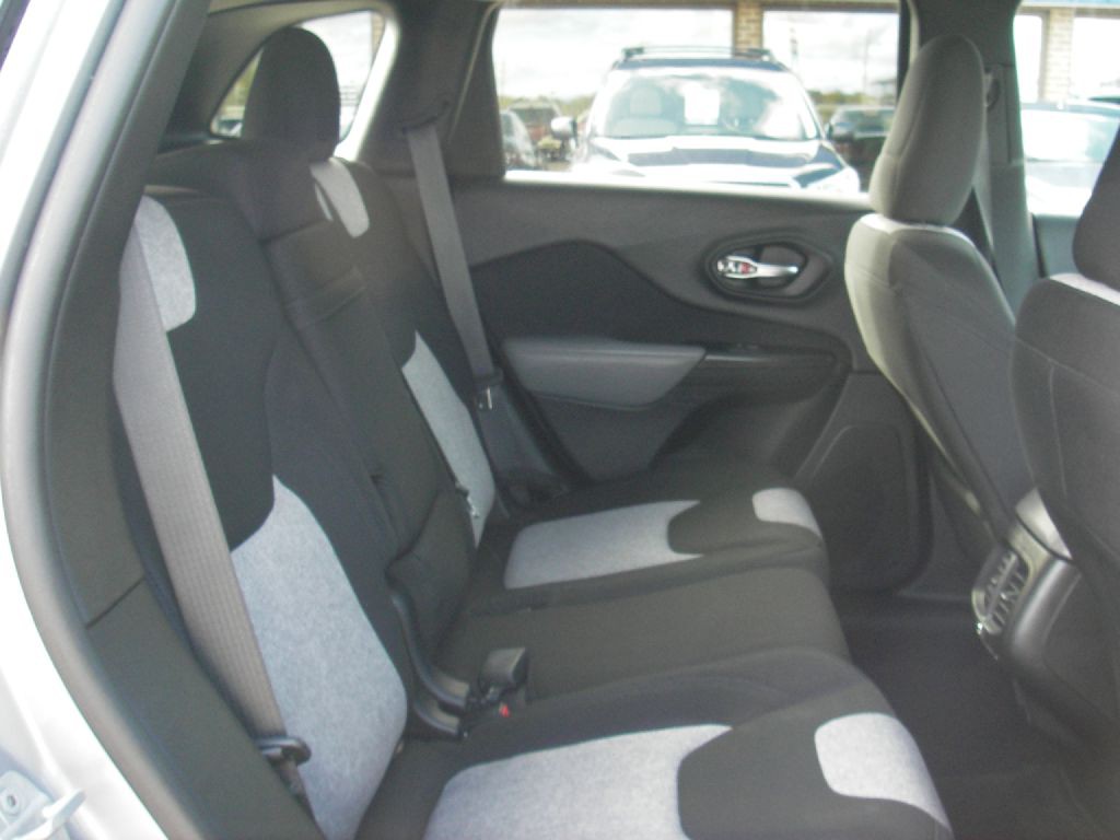 2014 Jeep Cherokee Image 27