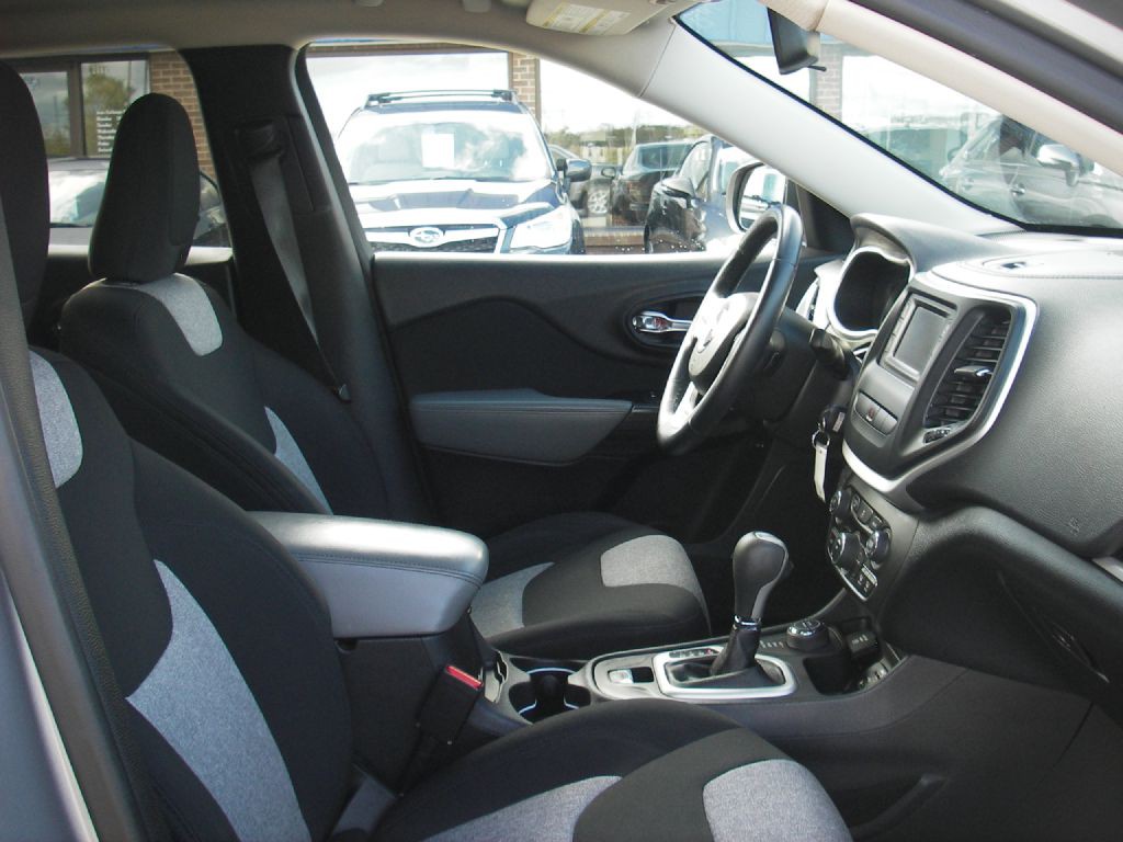 2014 Jeep Cherokee Image 28