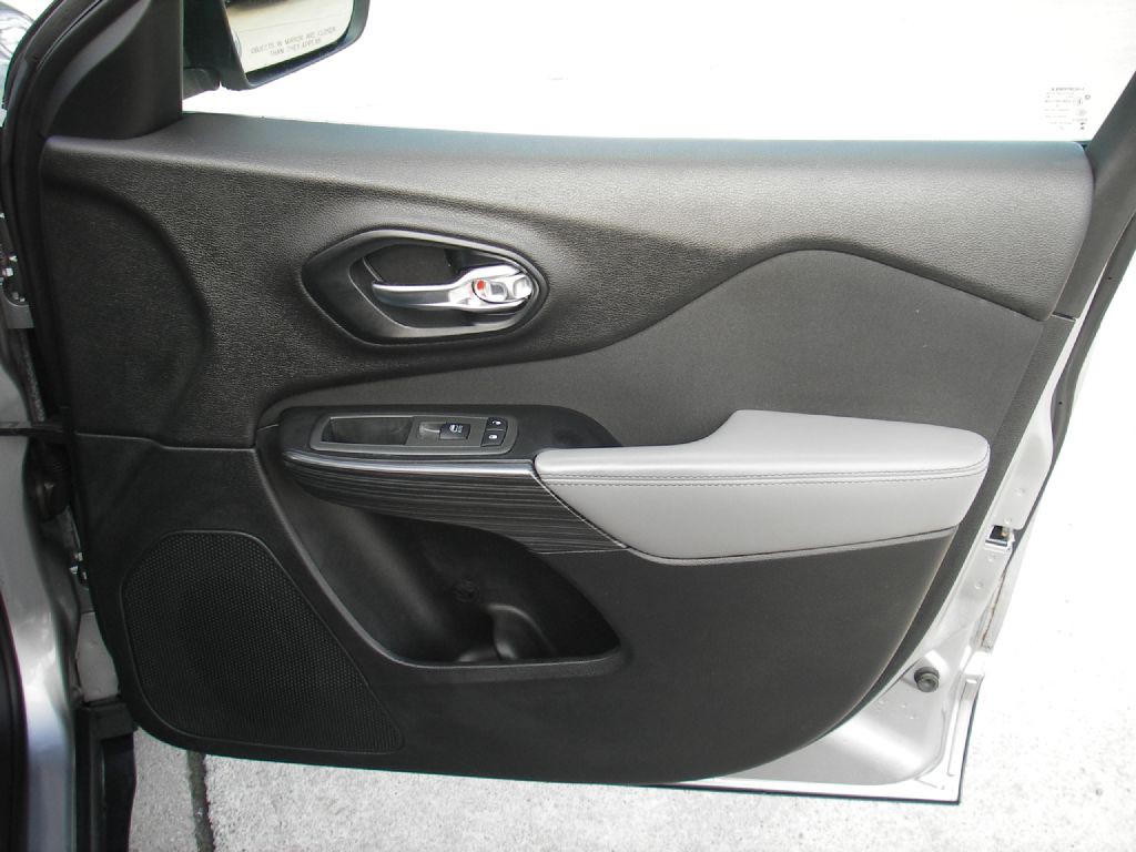2014 Jeep Cherokee Image 30