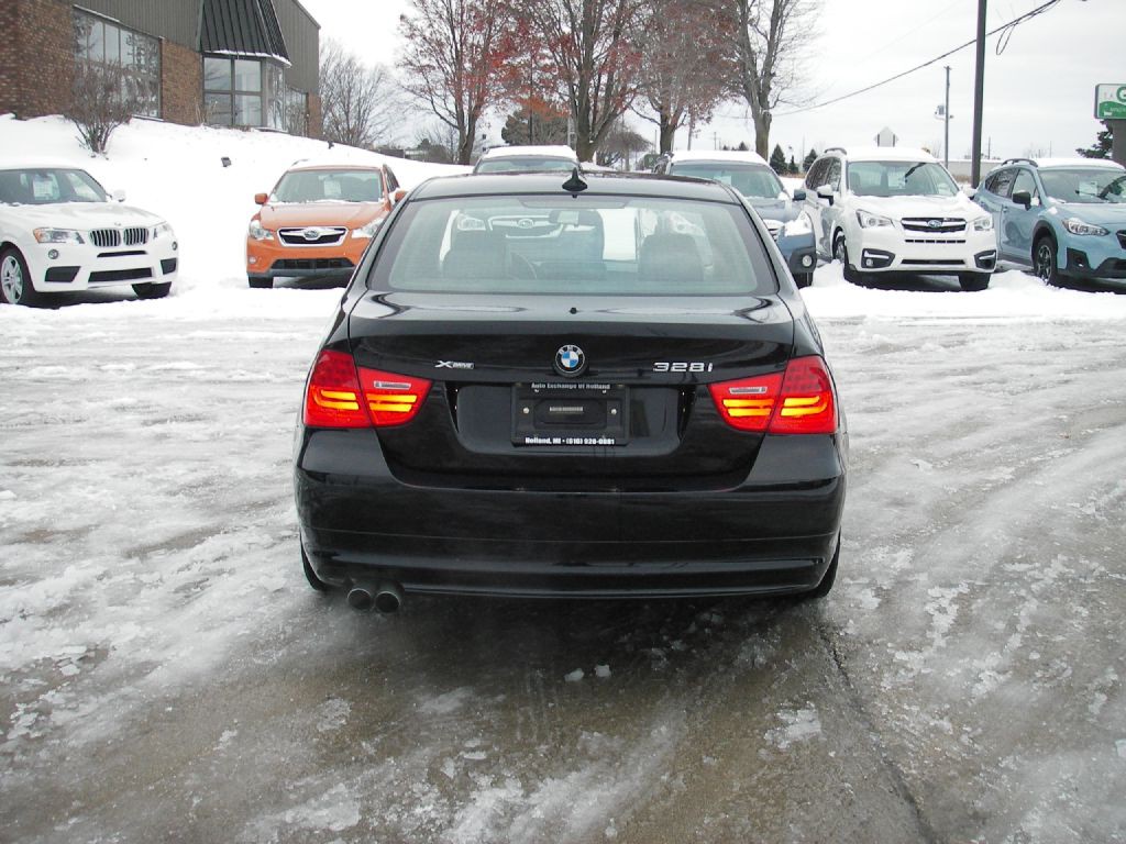 2010 BMW 3 Series Image 7