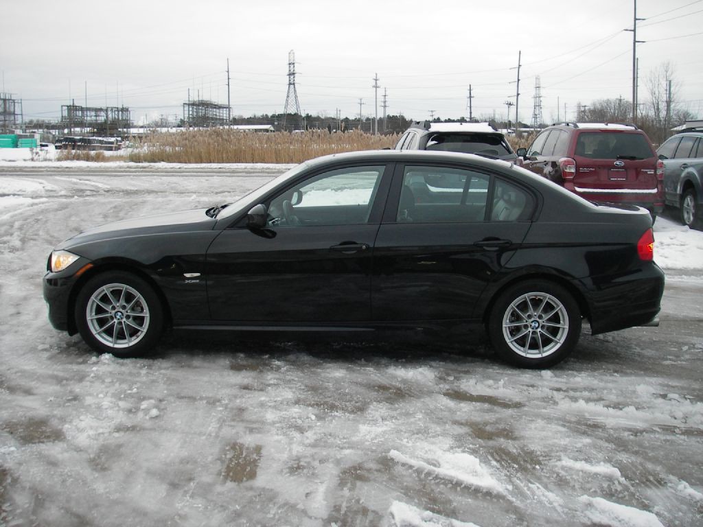 2010 BMW 3 Series Image 10