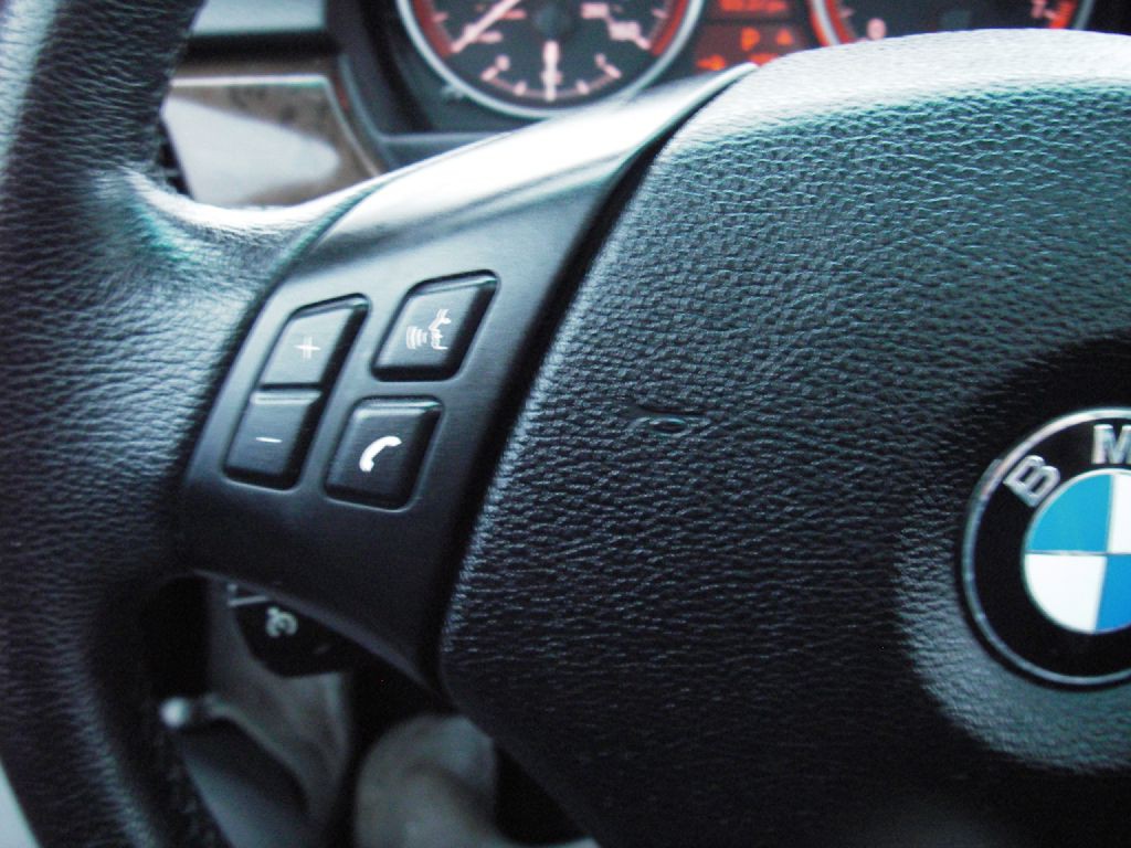 2010 BMW 3 Series Image 18