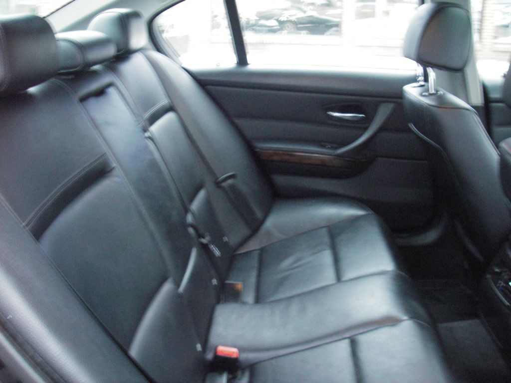 2010 BMW 3 Series Image 28