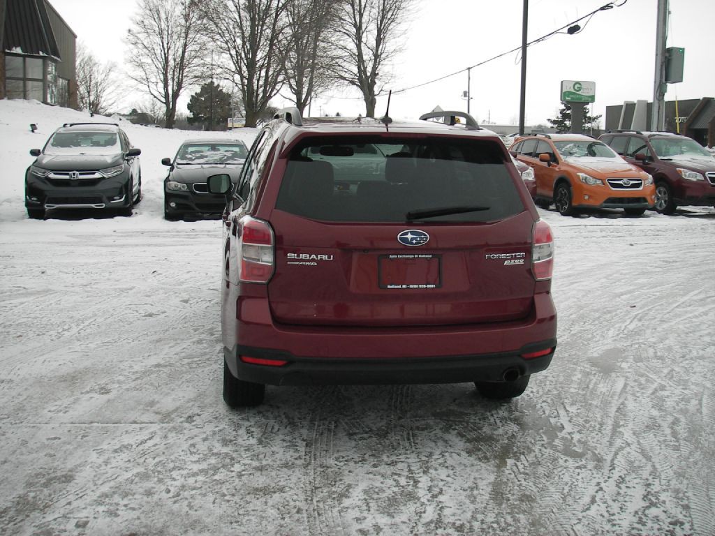 2015 Subaru Forester Image 8
