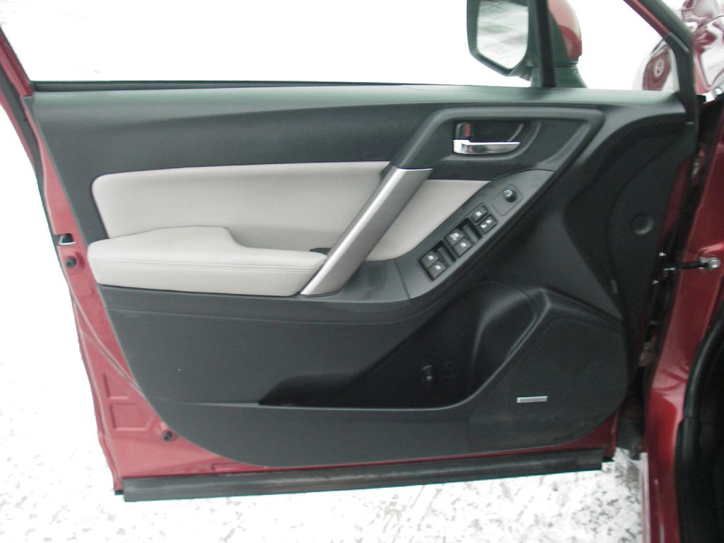 2015 Subaru Forester Image 14