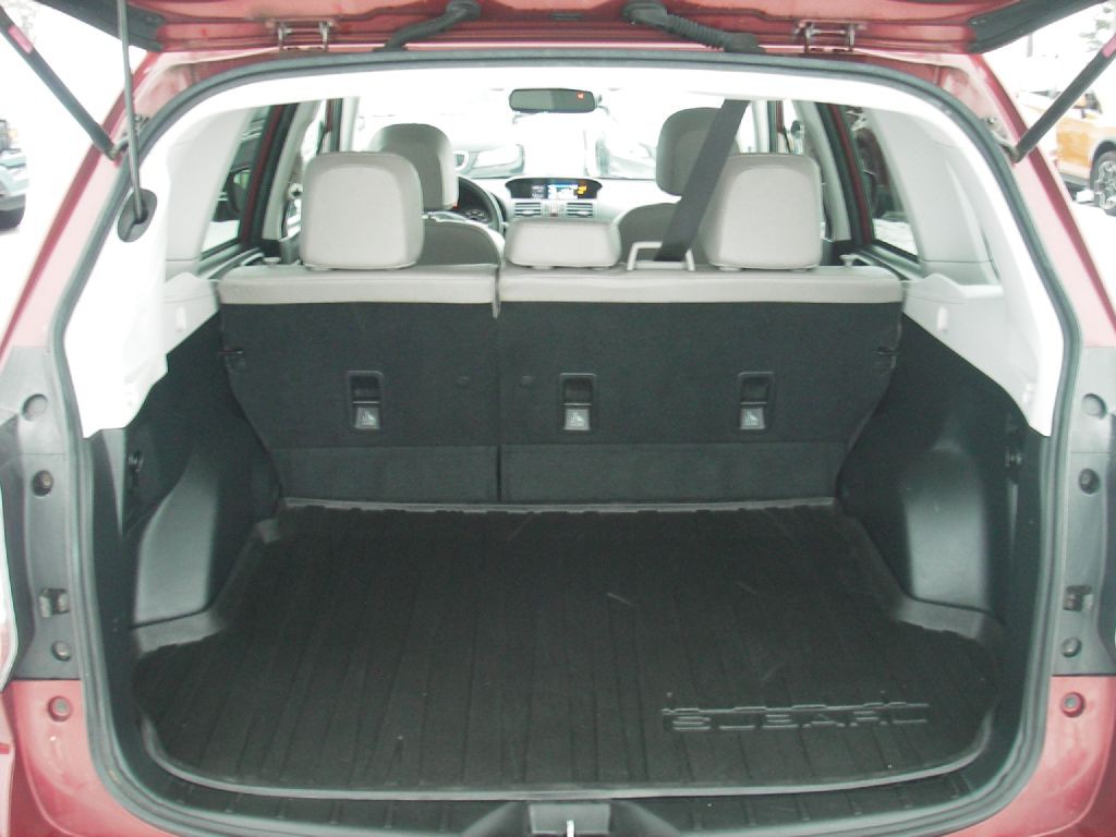 2015 Subaru Forester Image 30