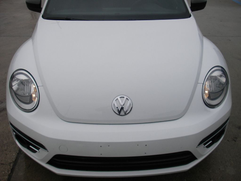 2017 Volkswagen Beetle Image 13
