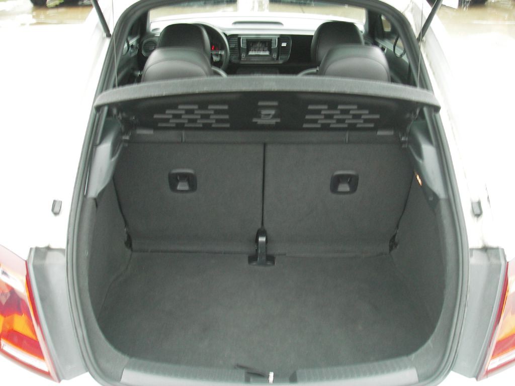 2017 Volkswagen Beetle Image 21