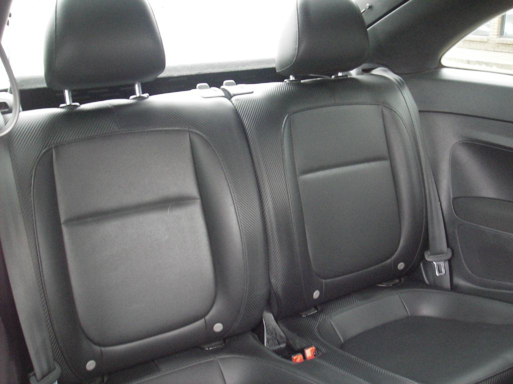 2017 Volkswagen Beetle Image 22