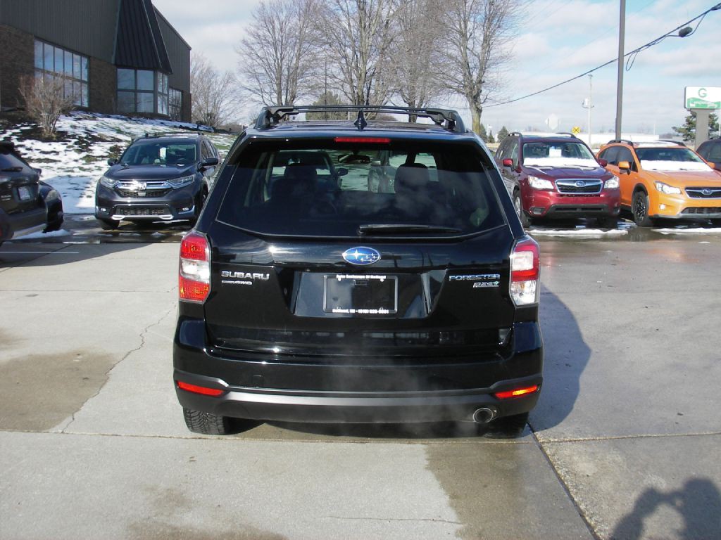 2017 Subaru Forester Image 7