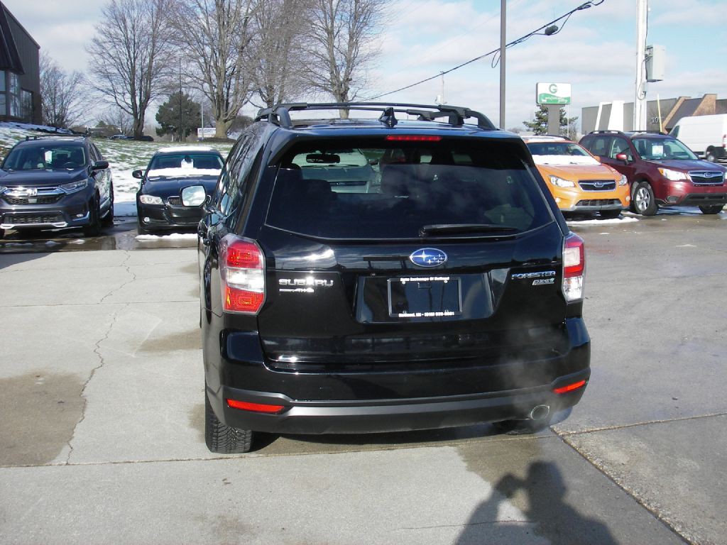 2017 Subaru Forester Image 8